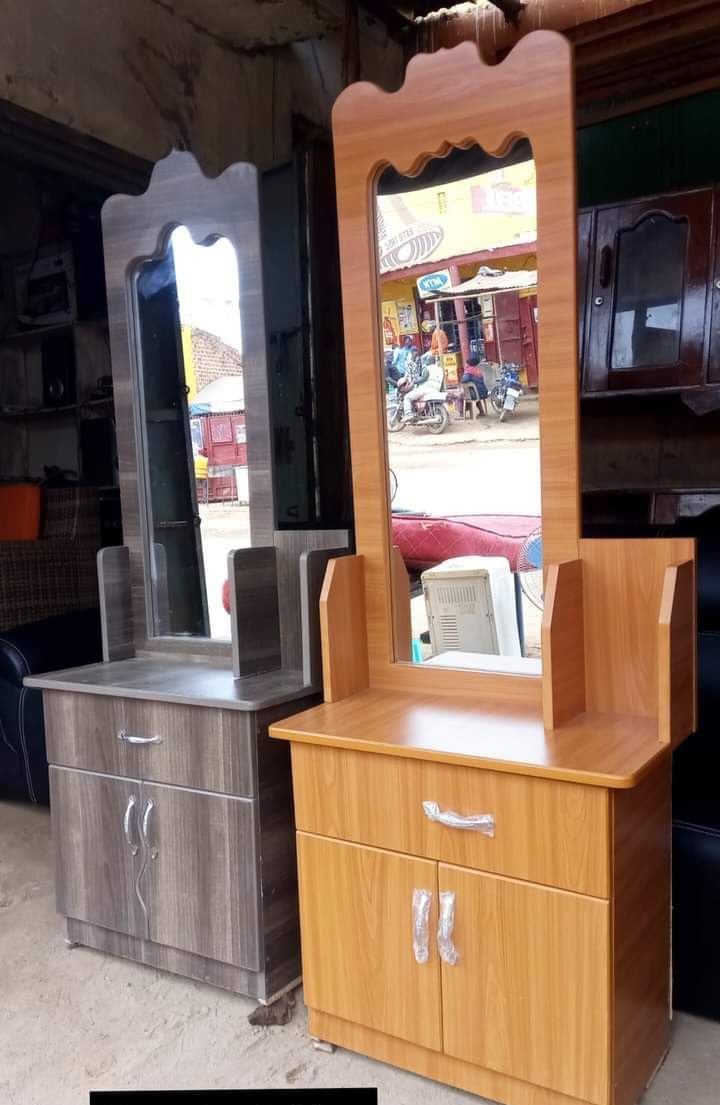 Dressing Table Mirror - Stylish and Functional dressing mirror for sale in Kampala - Yilick