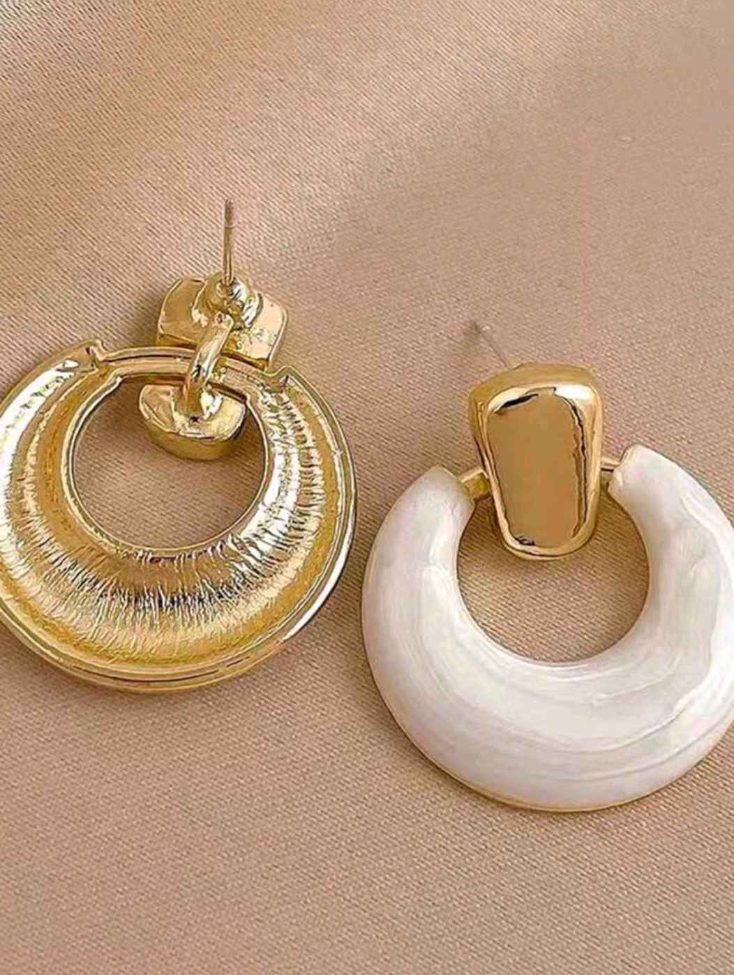 vintage-style earrings for sale in Wakiso - Yilick