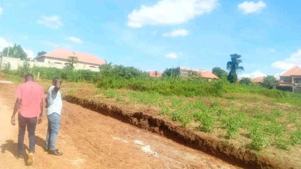 100by50ft plot for sale in kisaasi for sale in Kampala - Yilick