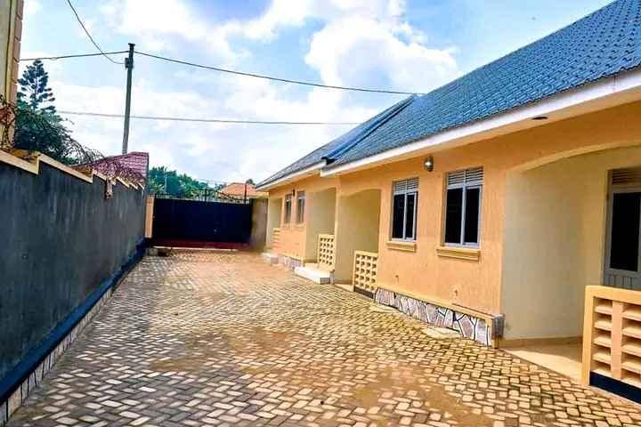 4 units rentals for sale in kisaasi for sale in Kampala - Yilick