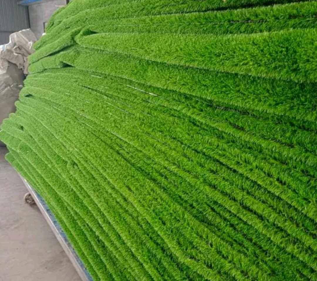 artificial grass carpet  available for sale in Kampala - Yilick