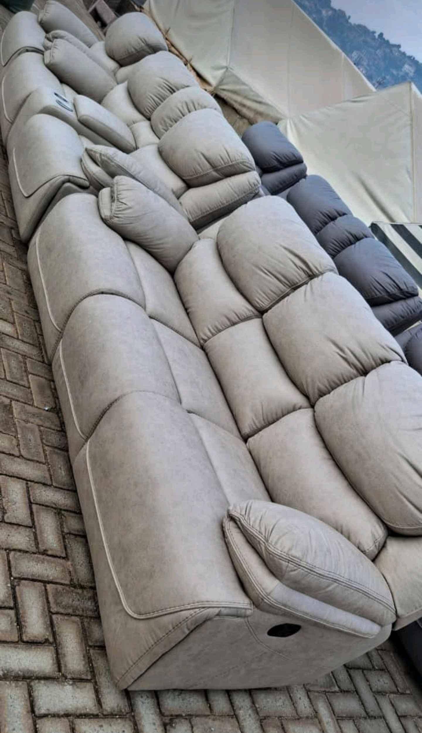 RECLINER SOFAS FOR A MODERN LIVING ROOM for sale in Kampala - Yilick
