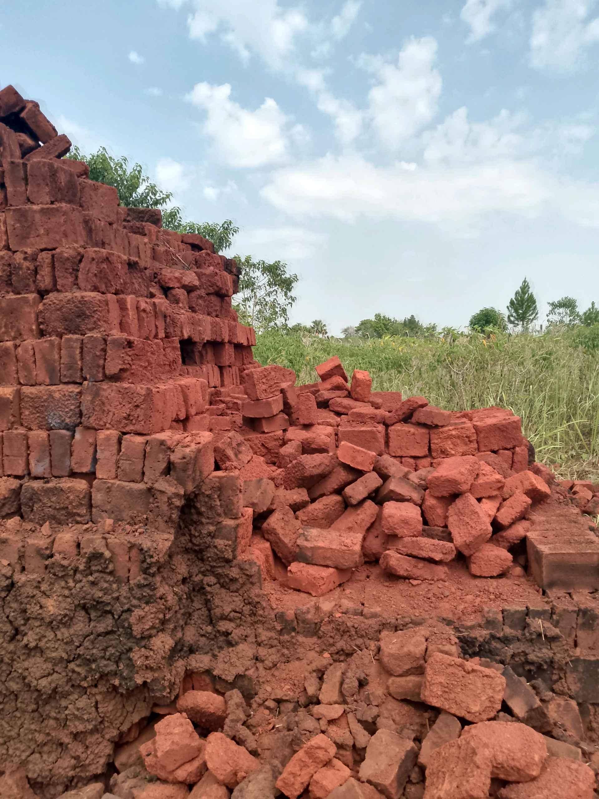 Exodus opiyo dyke for sale in Gulu - Yilick