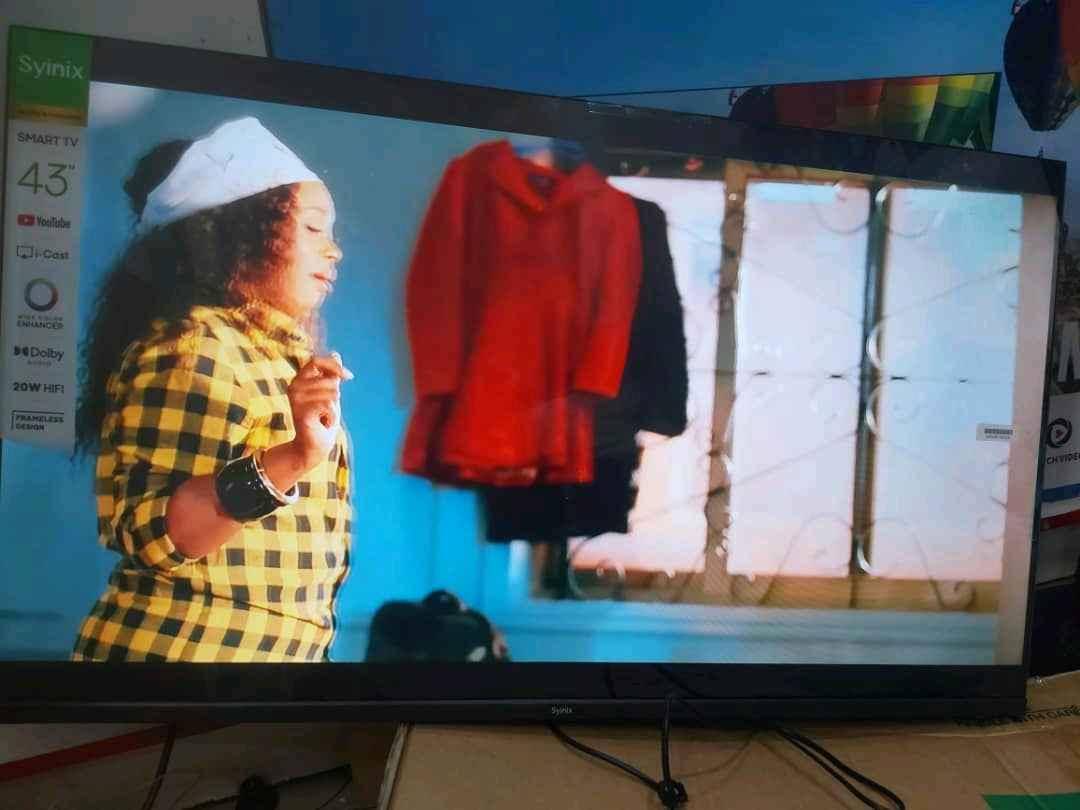 syinix 43inches smart flat screen for sale in Kampala - Yilick