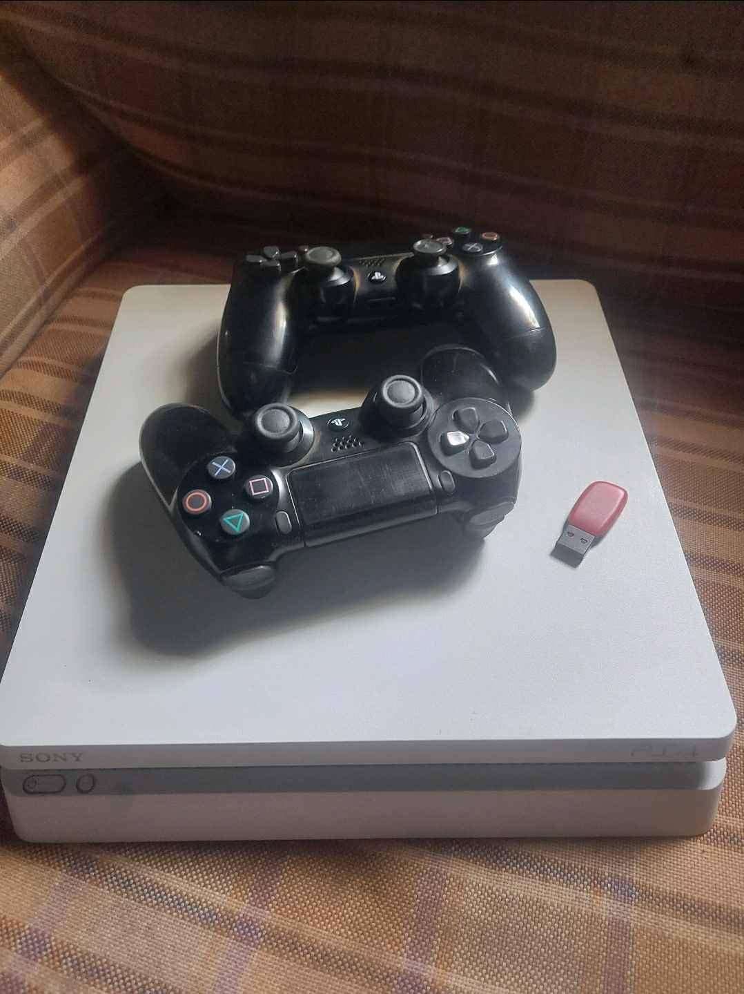 ps4 slim chipped for sale in Wakiso - Yilick