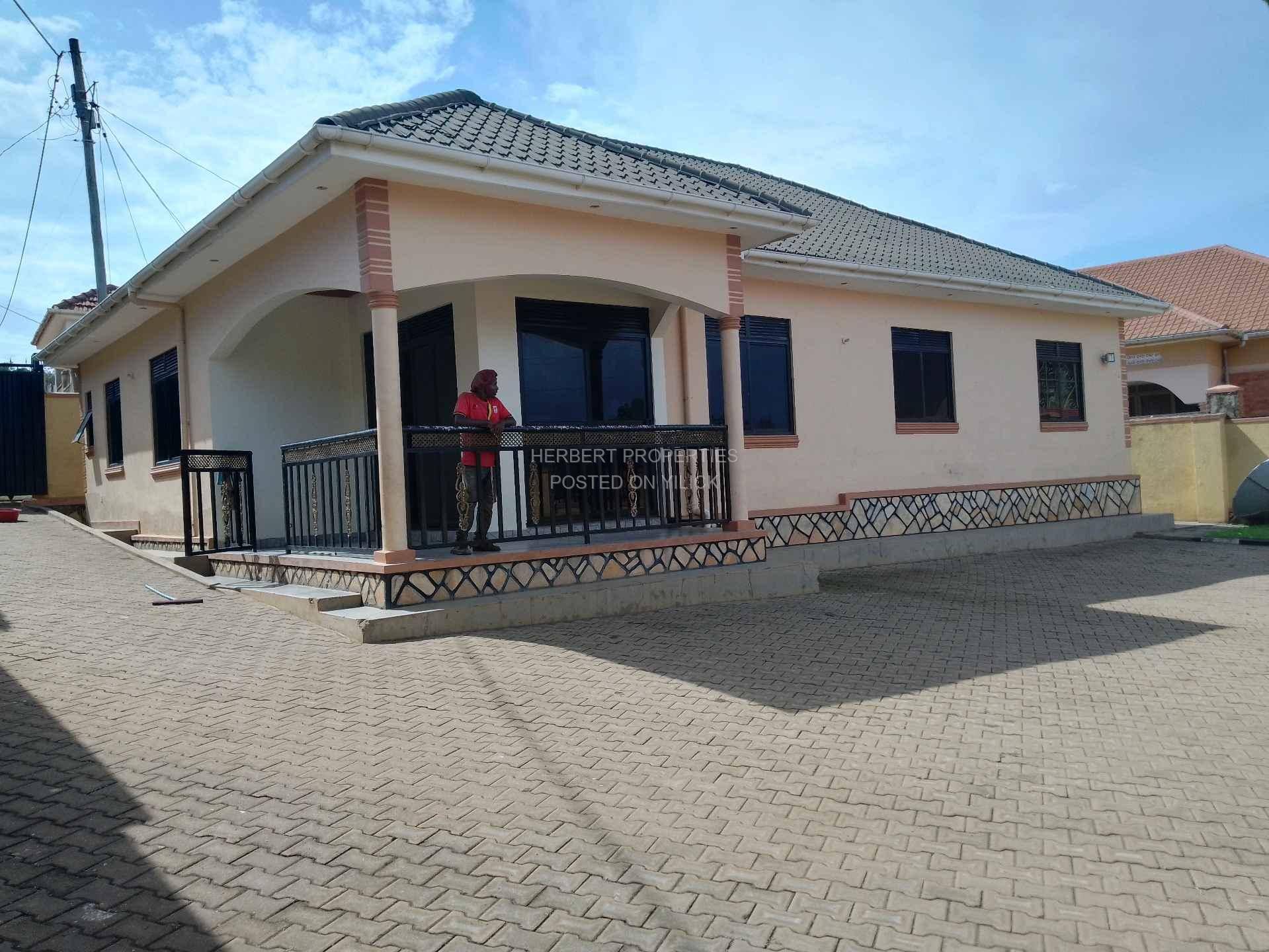3bedrooms house for sale bweyogerere for sale in Kampala - Yilick