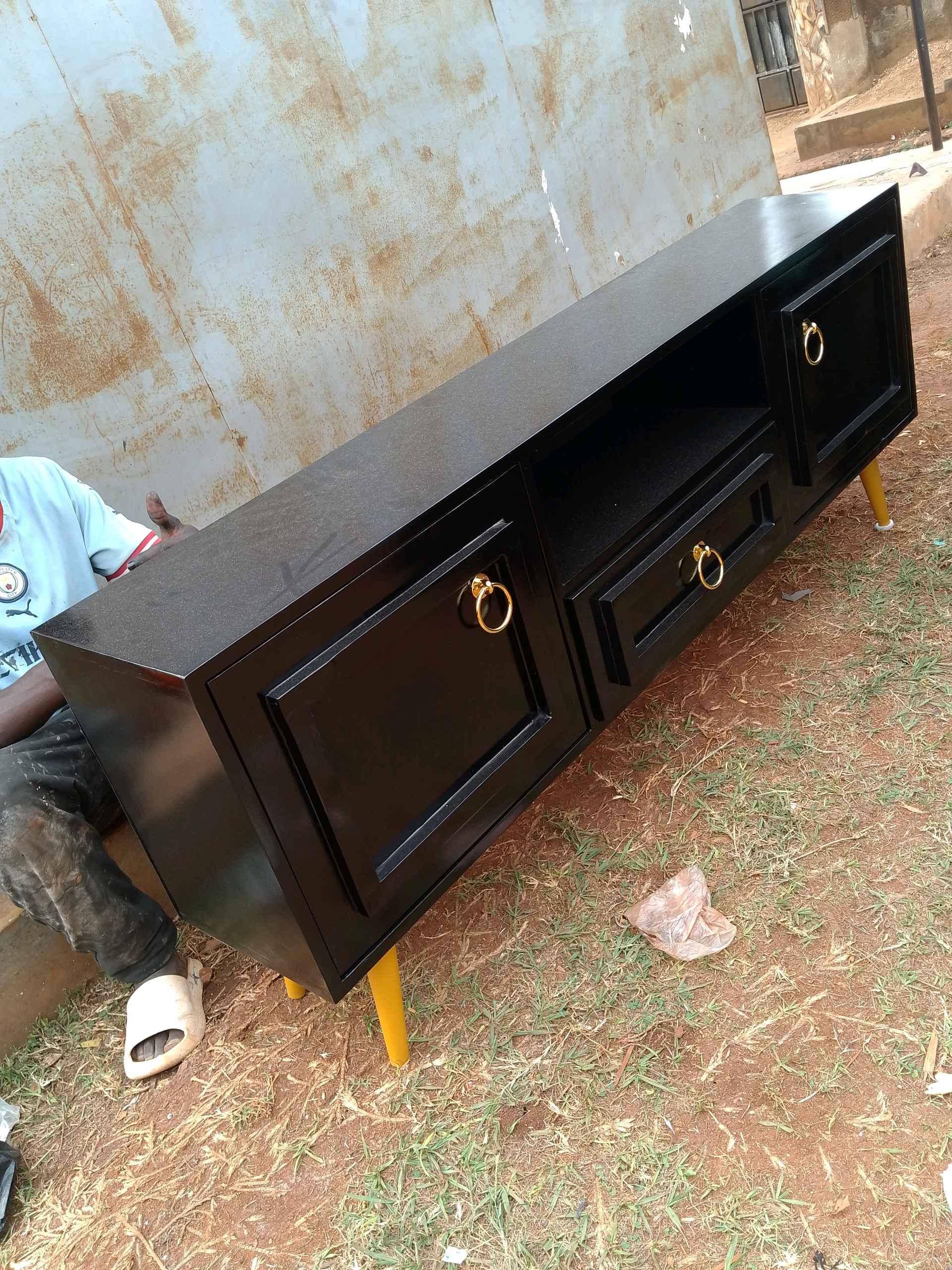 Tv stand/ Tv stands/Brand new Tv stands/White Tv stand Brand for sale in Kampala - Yilick