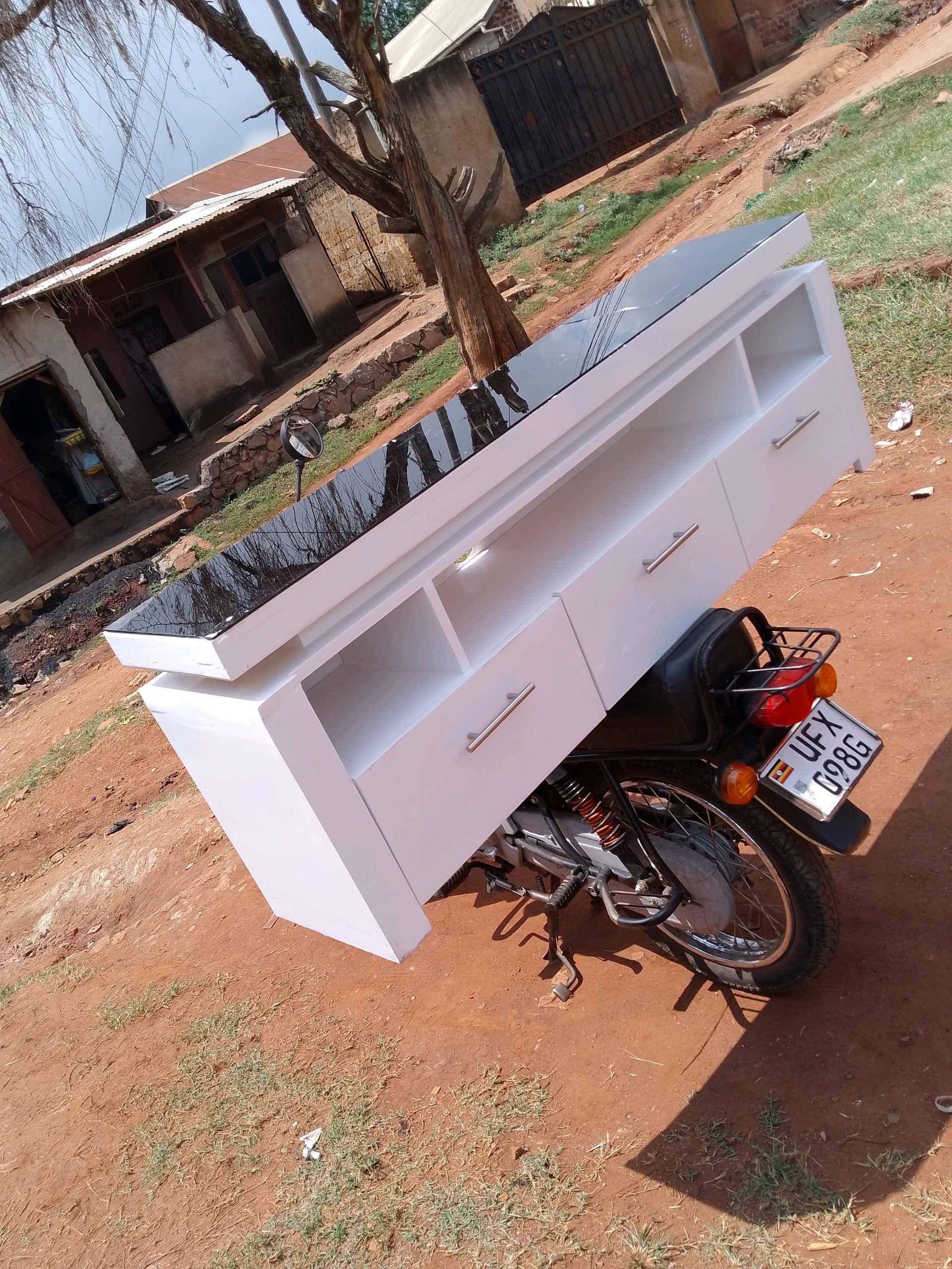 Tv stand/ Tv stands/Brand new Tv stands/White Tv stand Brand for sale in Kampala - Yilick