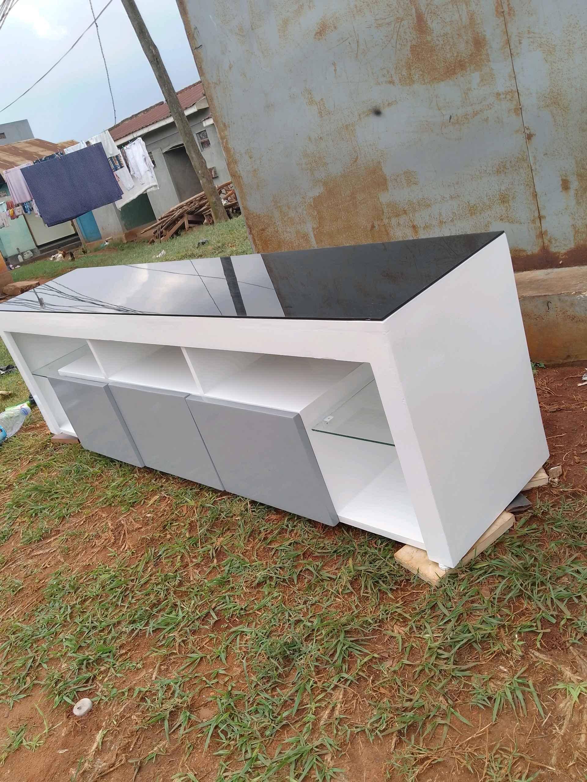 Tv stand/ Tv stands/Brand new Tv stands/White Tv stand Brand for sale in Kampala - Yilick