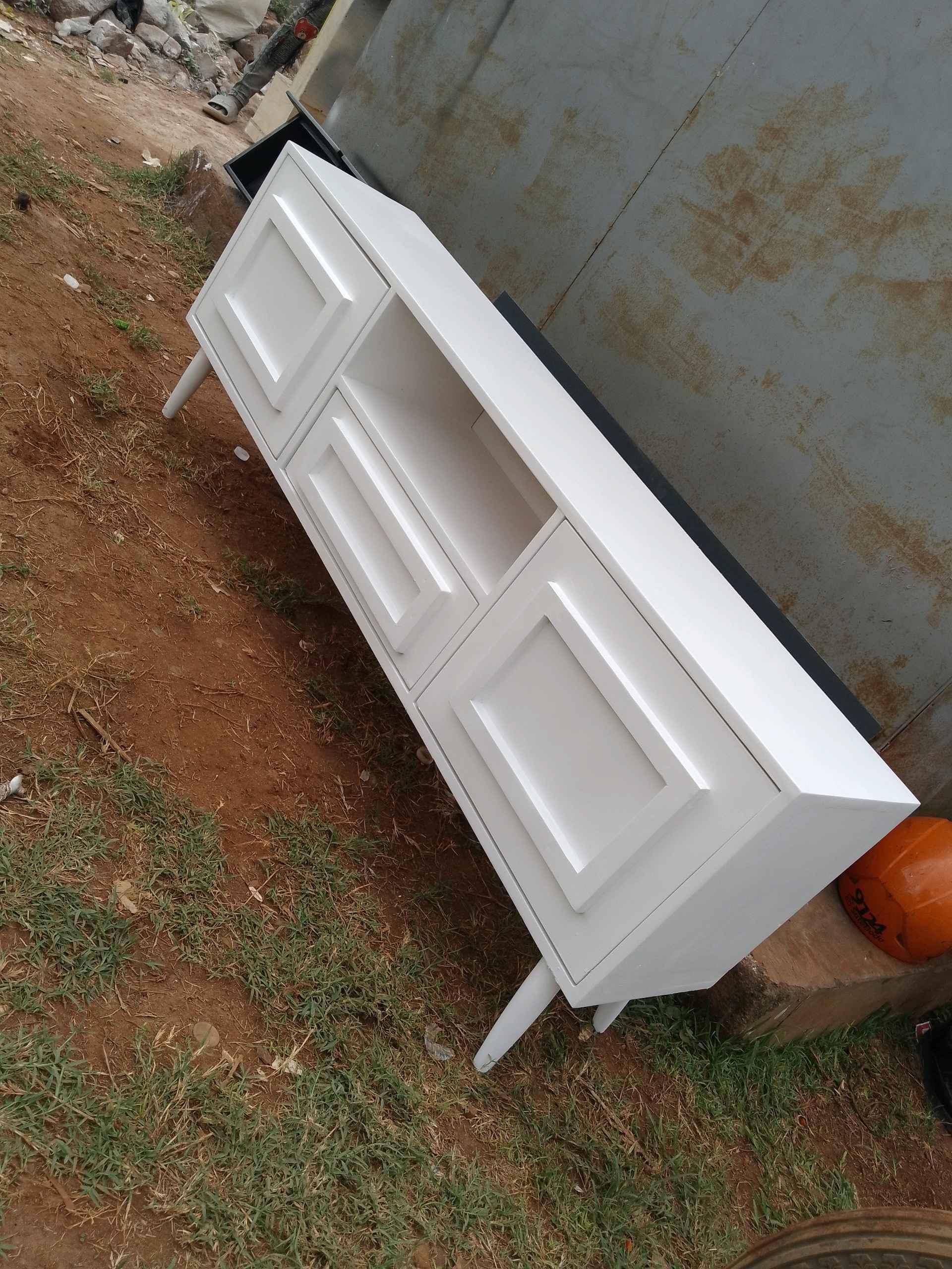 Tv stand/ Tv stands/Brand new Tv stands/White Tv stand Brand for sale in Kampala - Yilick