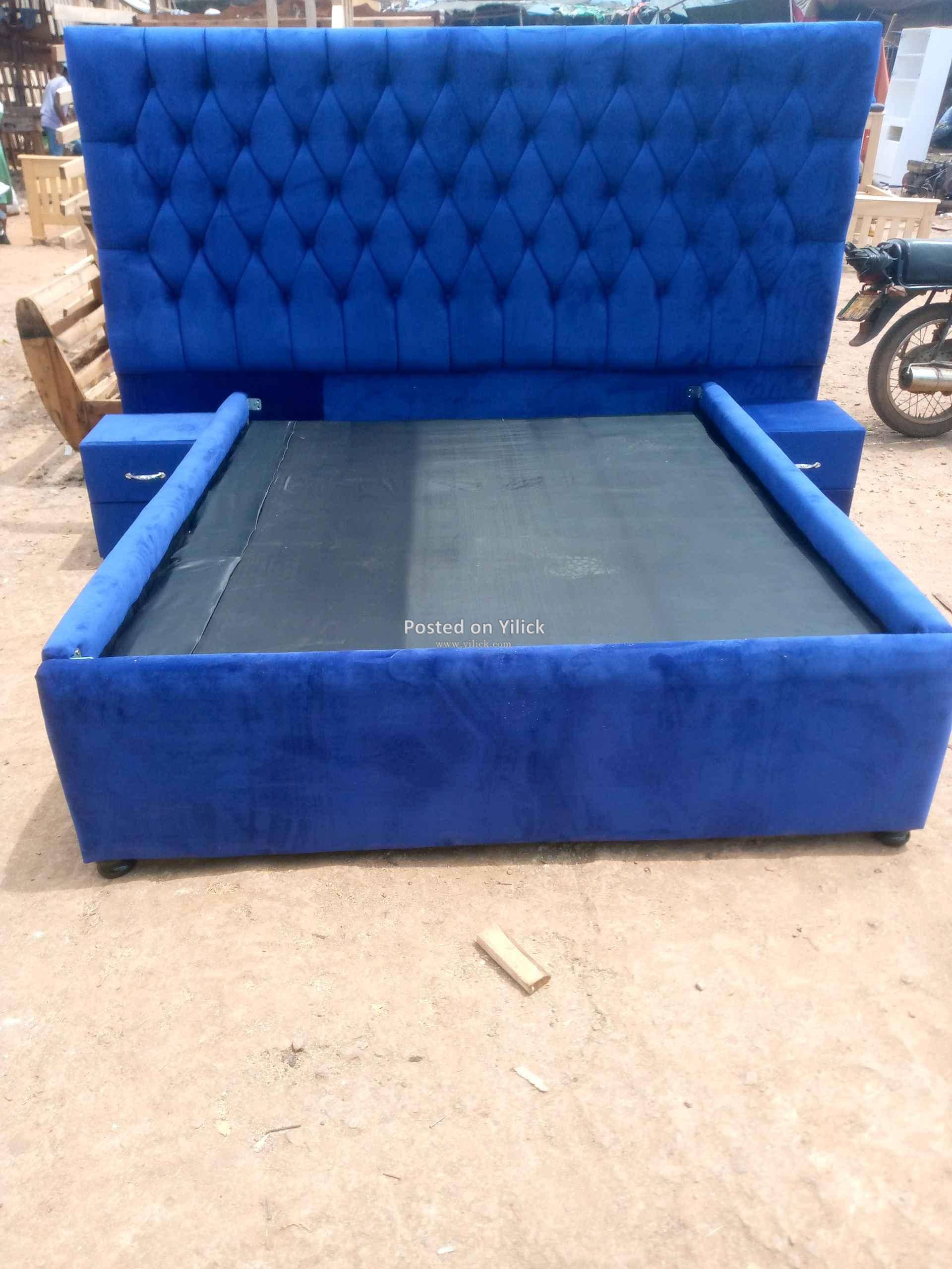 blue 5*6 bed with side bed drowers  for sale in Kampala - Yilick