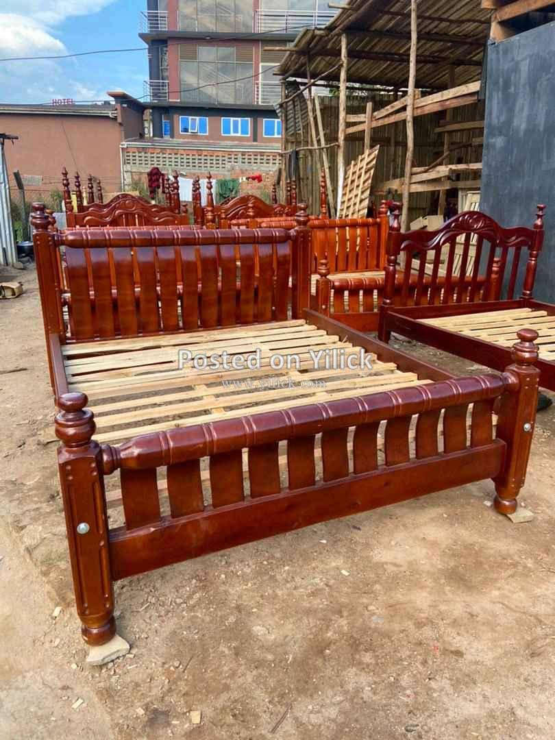 simple 5x6 Benz bed for sale in Kampala - Yilick