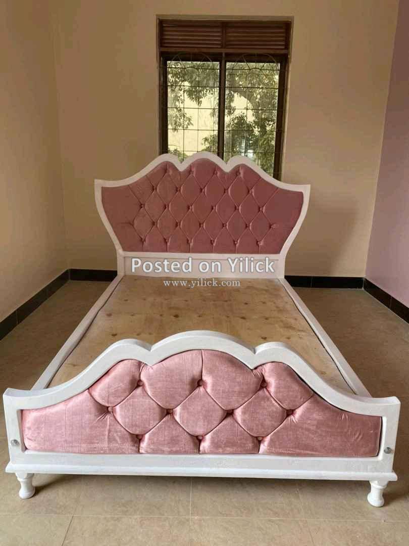 tuffed design bed for sale in Kampala - Yilick