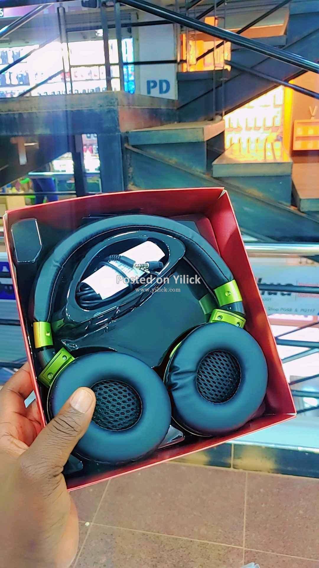 4Ã—PLUS BLUETOOTH HEADPHONES for sale in Kampala - Yilick
