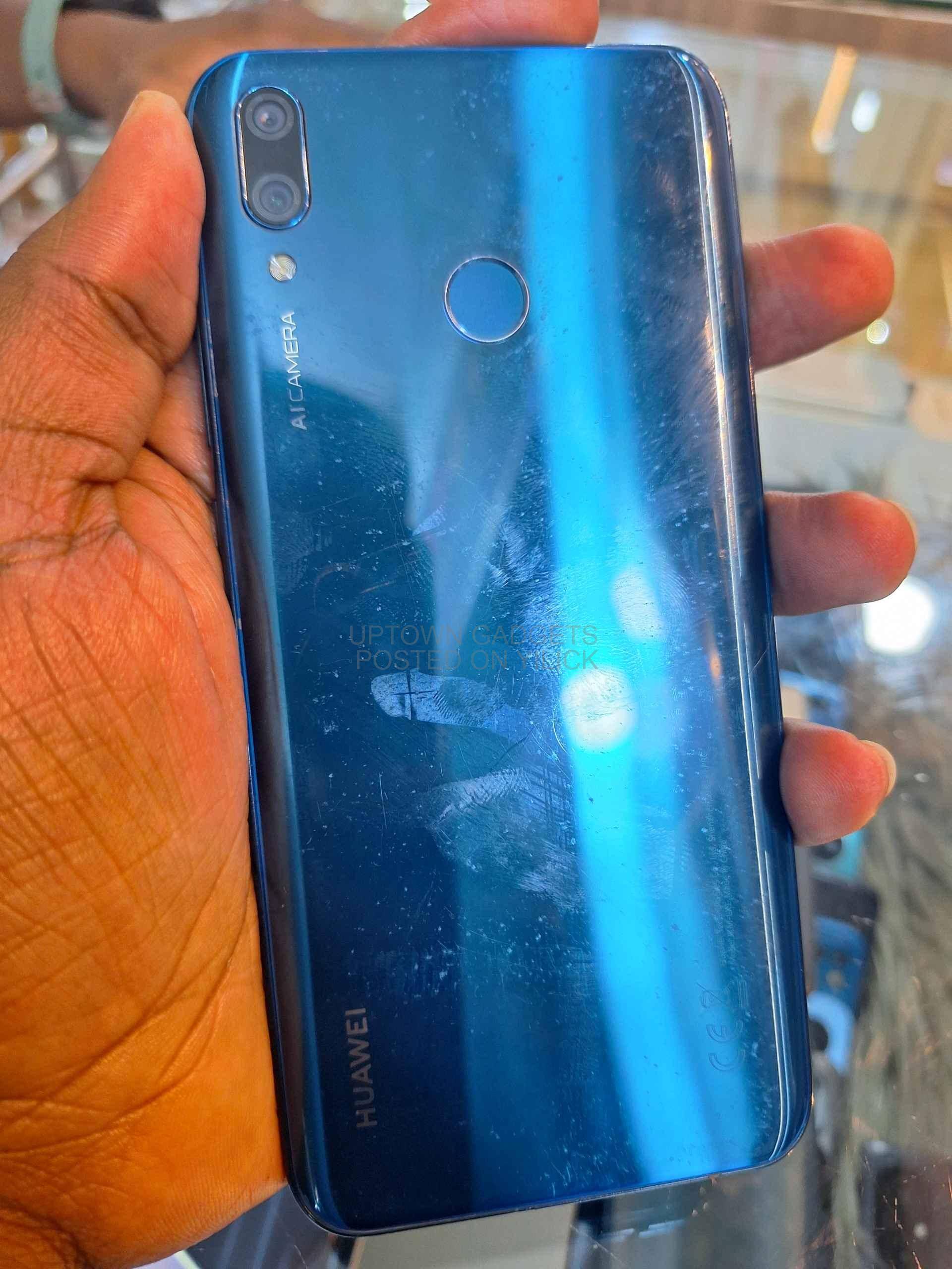 HUAWEI Y9 64GB 4GB RAM AT 340K...0708949918 for sale in Kampala - Yilick