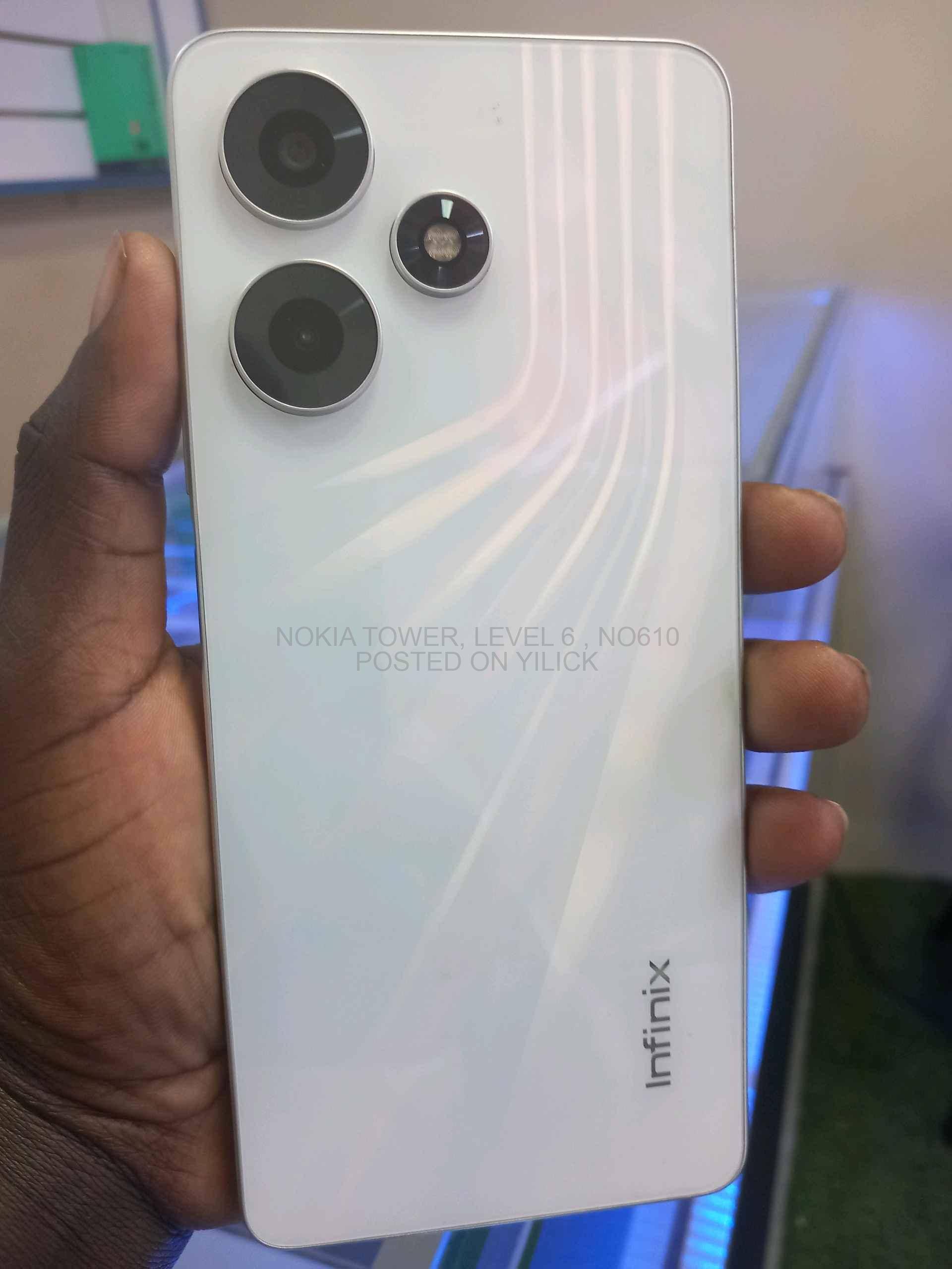 infinix hot 30 , 128gb , 8ram for sale in Kampala - Yilick