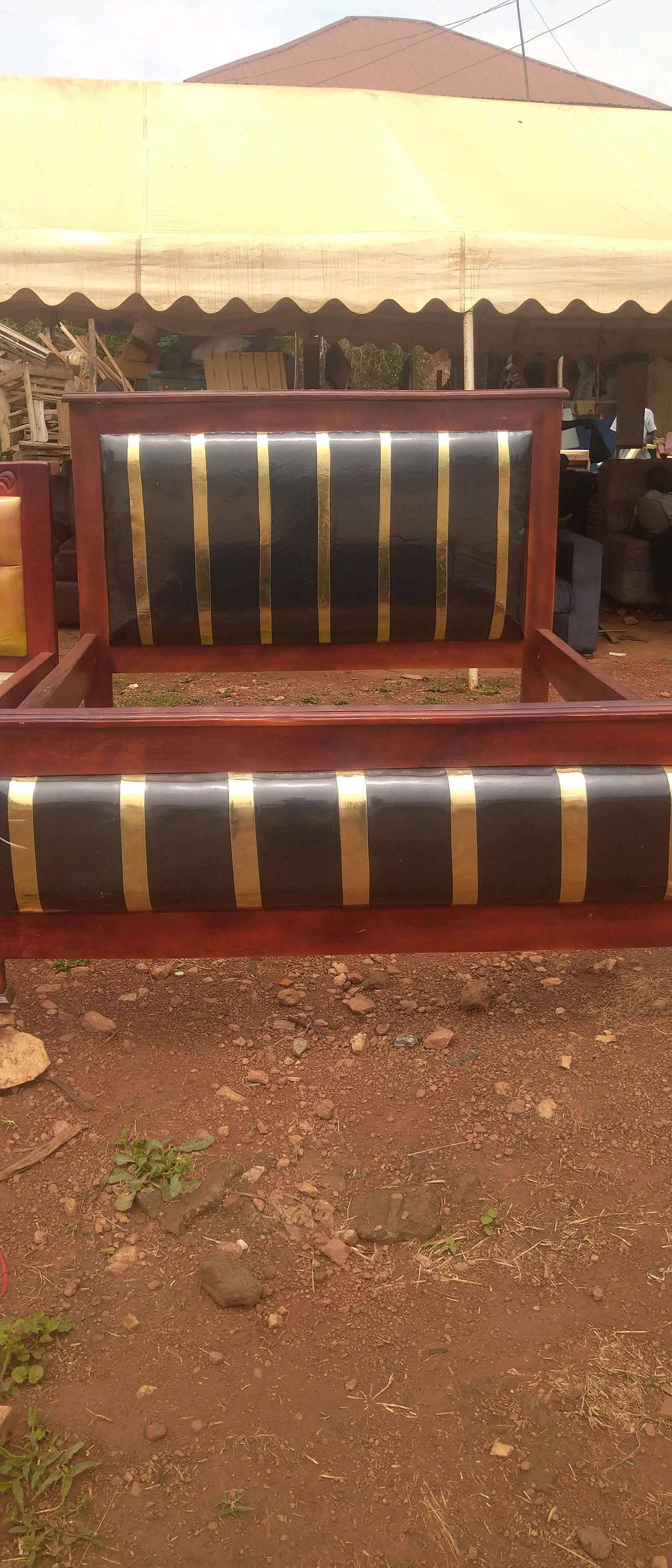 5/6 bed brand new for sale in Kampala - Yilick