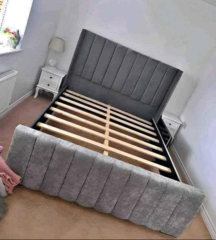 5 by 6 modern bed  for sale in Kampala - Yilick