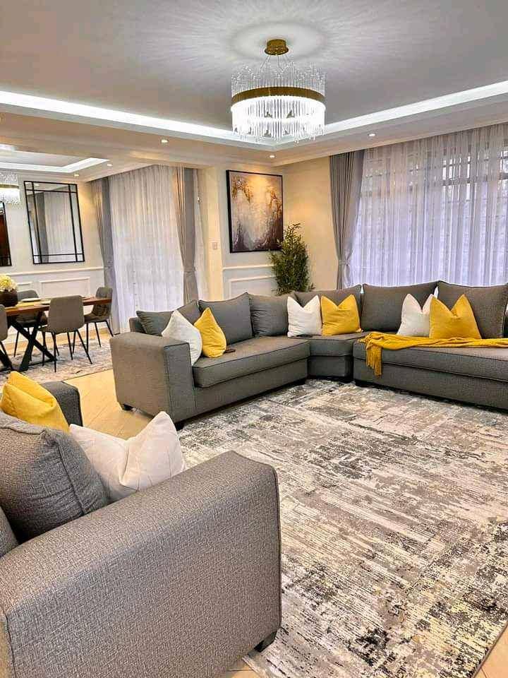Center Rug For Sitting room  for sale in Kampala - Yilick