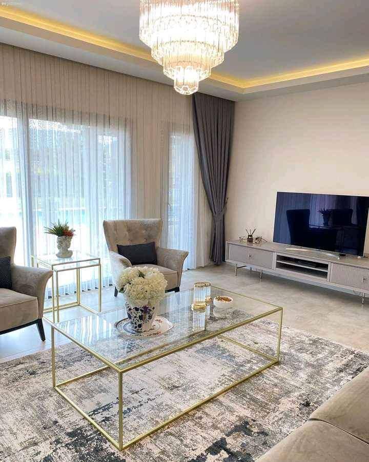 CENTER RUG FOR SITTING ROOM LARGE SIZE 3X2 METERS for sale in Kampala - Yilick