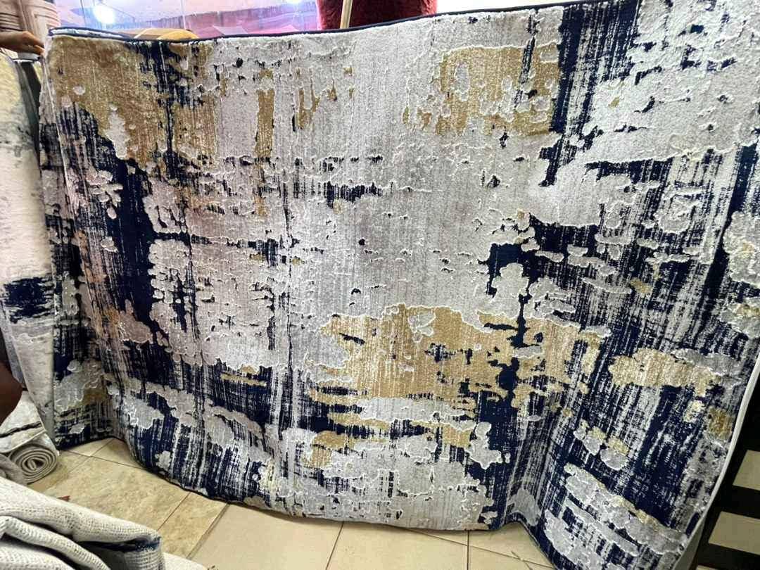 CENTER RUG 3X2 METERS LARGE SIZE  for sale in Kampala - Yilick