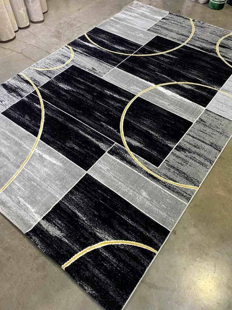 CENTER RUG CARPETS 3X2METERS LARGE SIZE  for sale in Kampala - Yilick