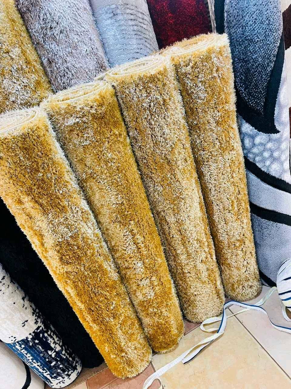 CENTER  RUG SHAGGY SMALL SIZE  for sale in Kampala - Yilick