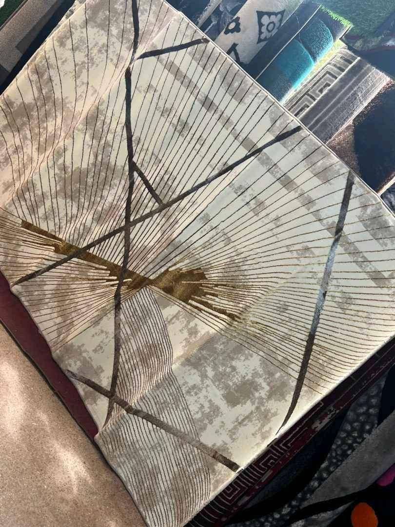 CENTER RUG 3X2 METERS LARGE SIZE  for sale in Kampala - Yilick