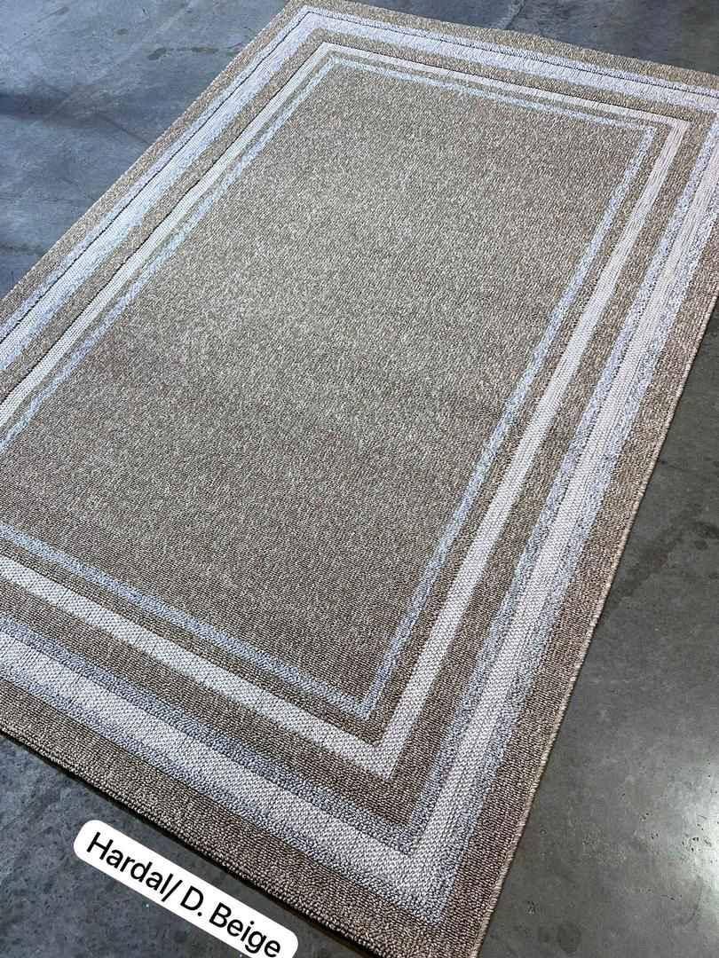 CENTER RUG 3X2 METERS LARGE SIZE  for sale in Kampala - Yilick