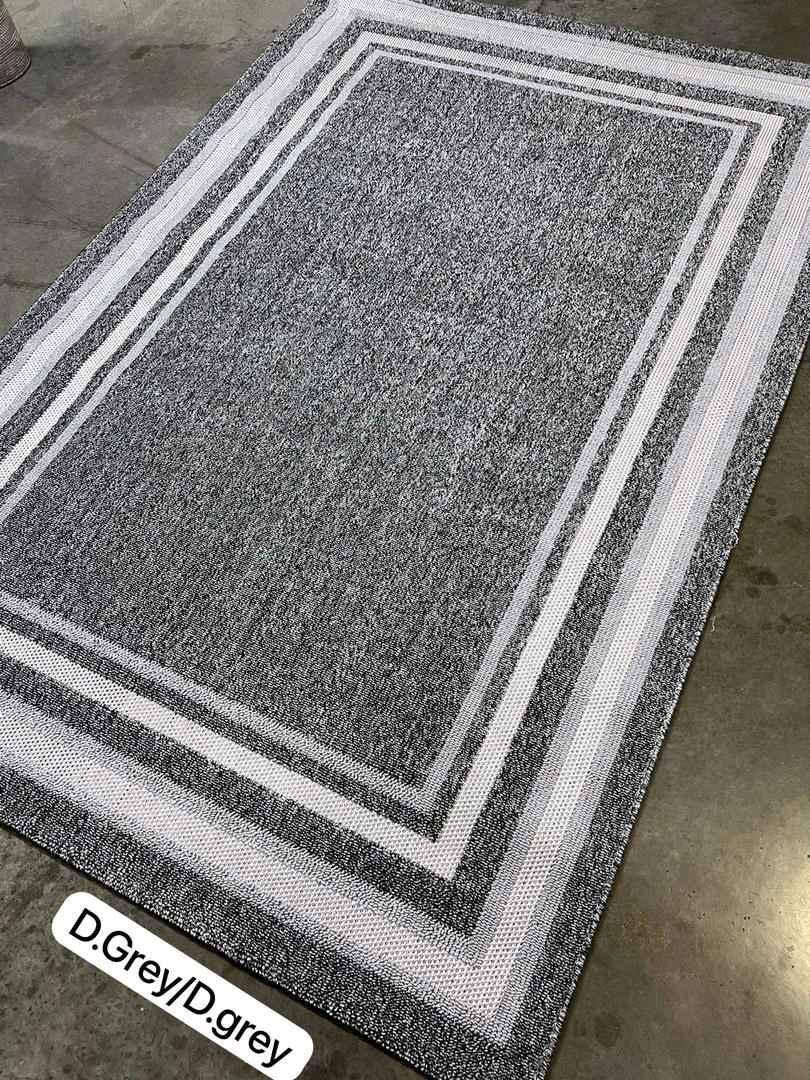 CENTER RUG 3X2 METERS LARGE SIZE  for sale in Kampala - Yilick