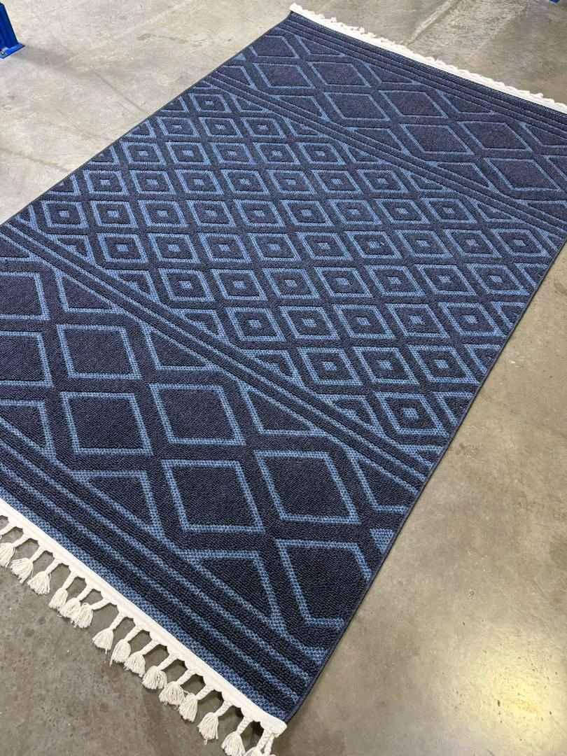 CENTER RUG 3X2 METERS CRAFT  for sale in Kampala - Yilick
