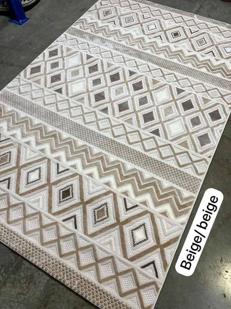 CENTER RUG 3X2 METERS LARGE SIZE  for sale in Kampala - Yilick