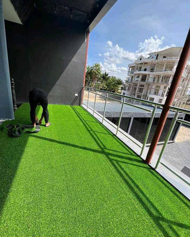 Artificial turf Grass Carpets 45000  per square meter  for sale in Kampala - Yilick