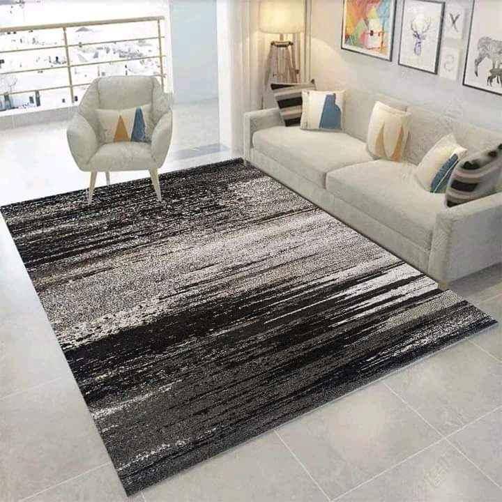 CENTER RUG MEDIUM SIZE VERONA 380000 for sale in Kampala - Yilick