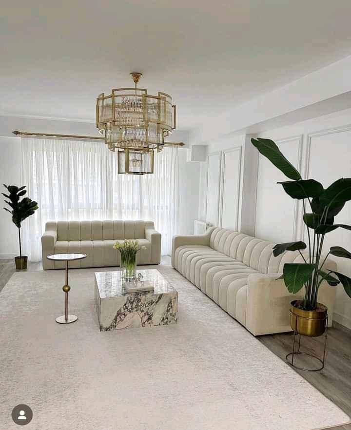 Center Rug Modern Cream large size for sale in Kampala - Yilick