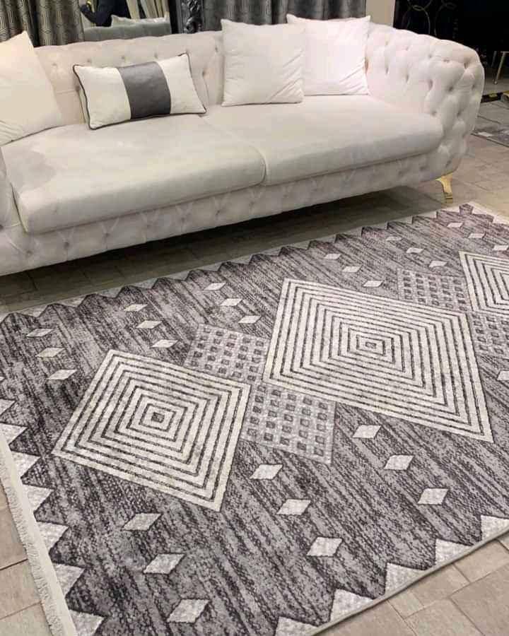 Center Rug Modern Gray large size 450k for sale in Kampala - Yilick