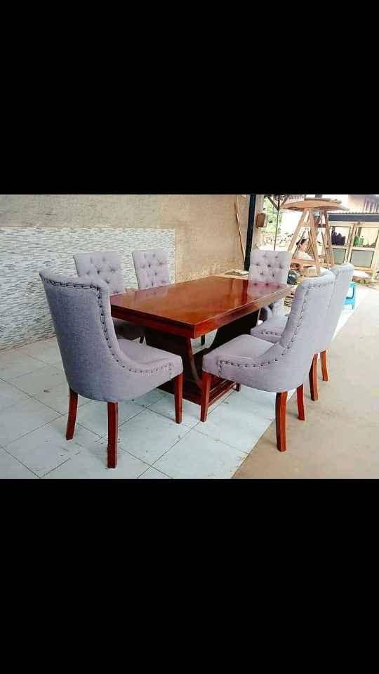 dining  table with  6 chairs  dress back  for sale in Kampala - Yilick