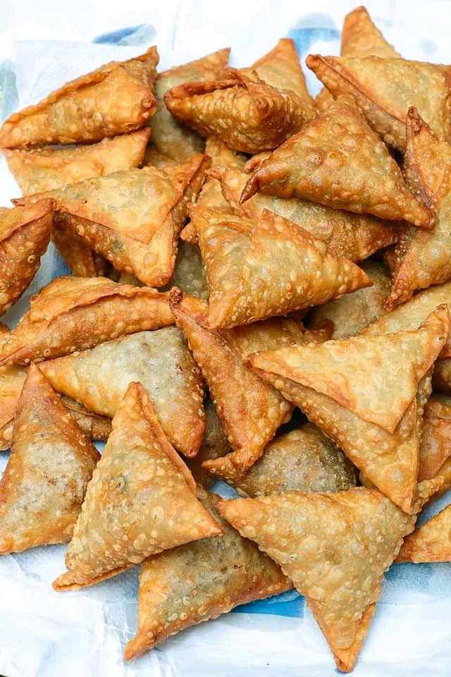 Vegetable samosa  for sale in Kampala - Yilick