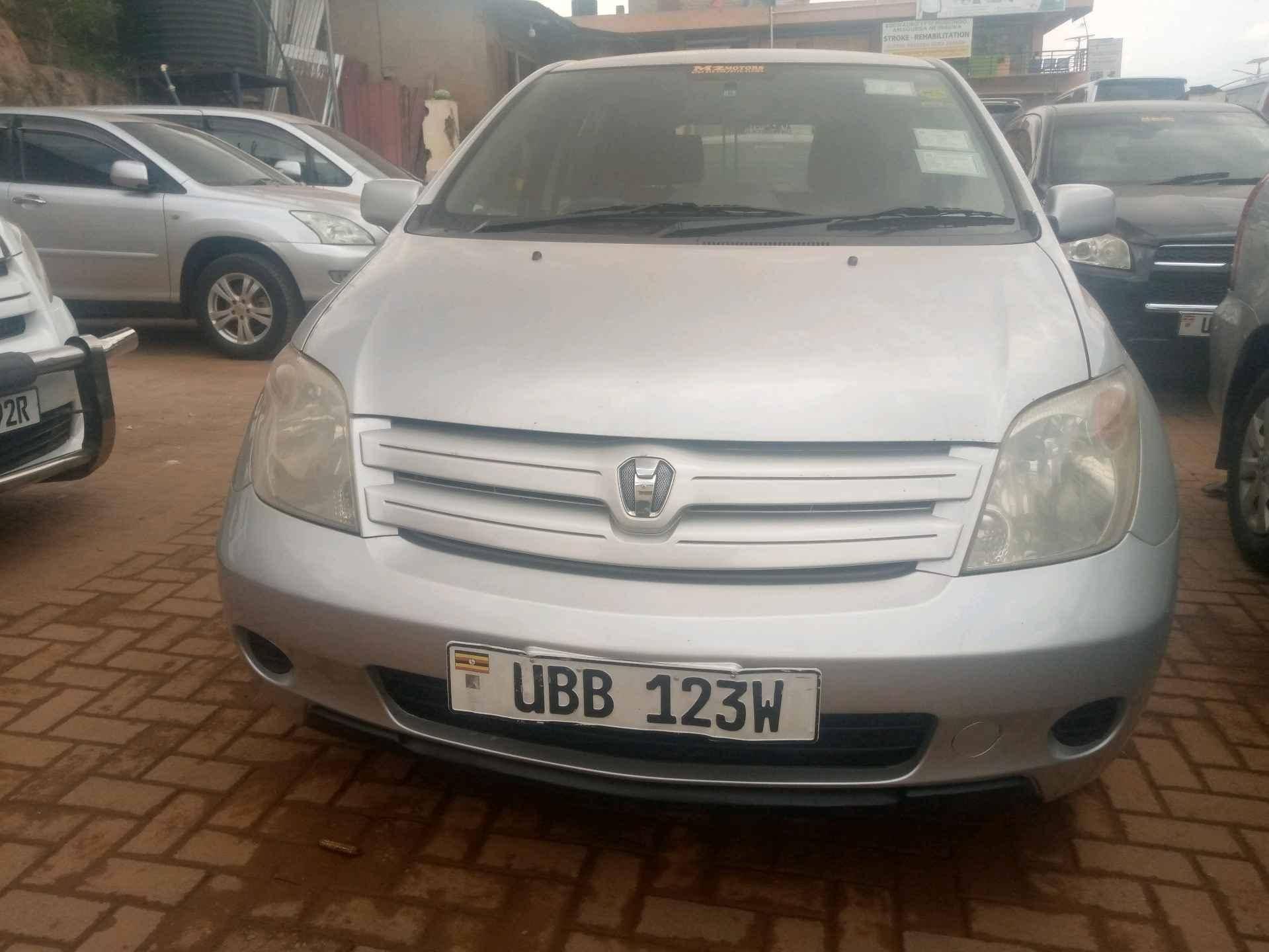 Toyota is colour white  for sale in Kampala - Yilick