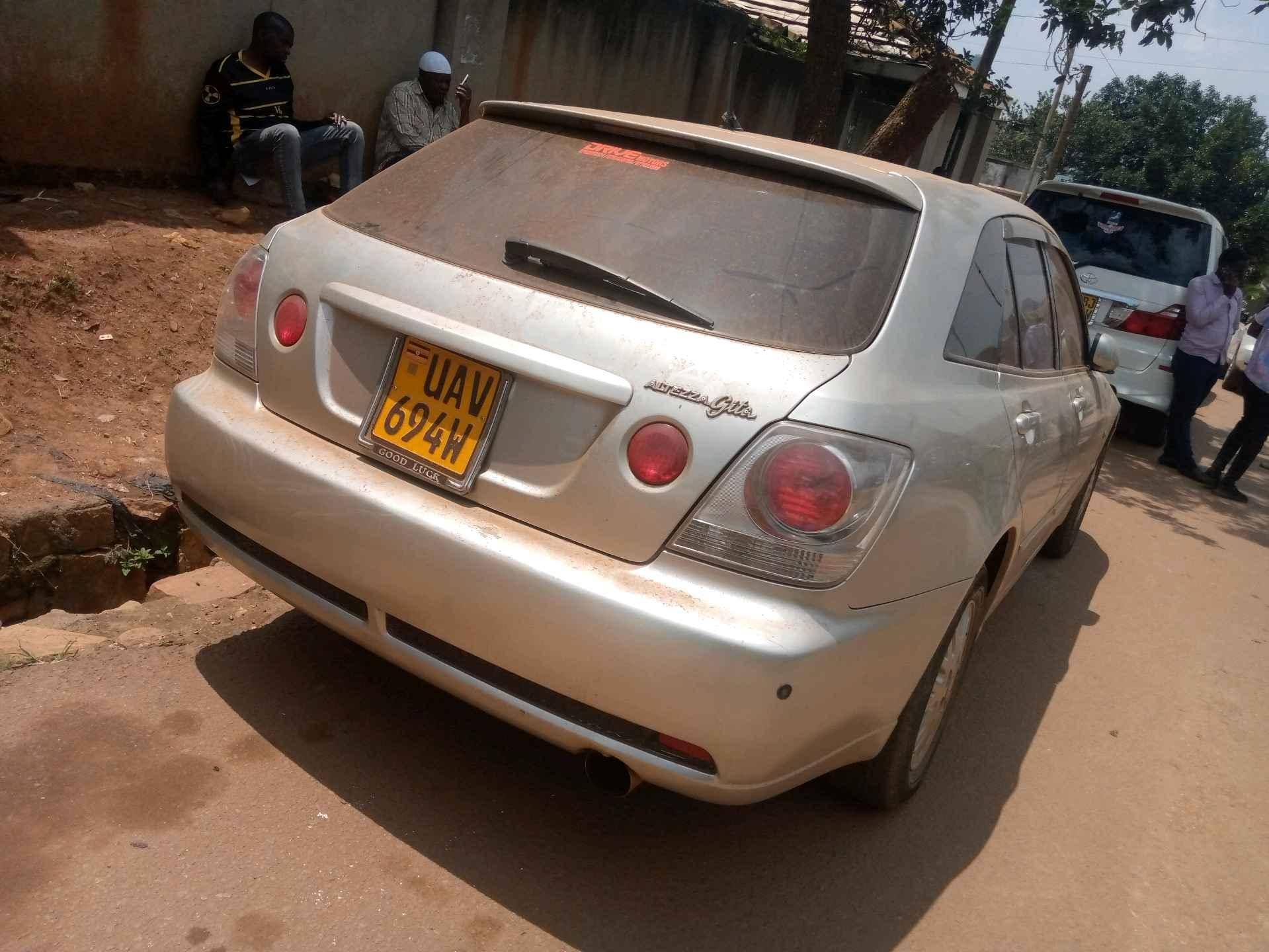 Toyota alteza colour silver  for sale in Kampala - Yilick