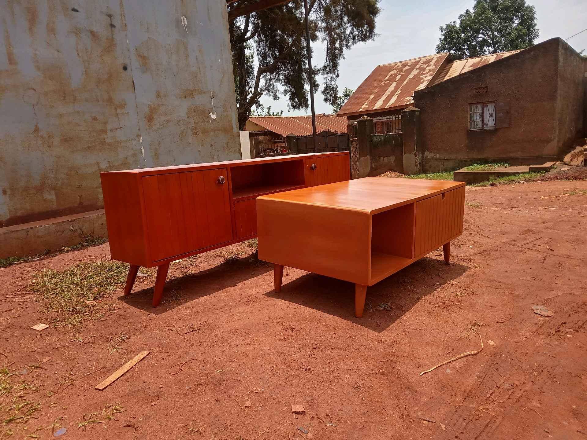 TV stand and center table in mahogany color for sale in Kampala - Yilick