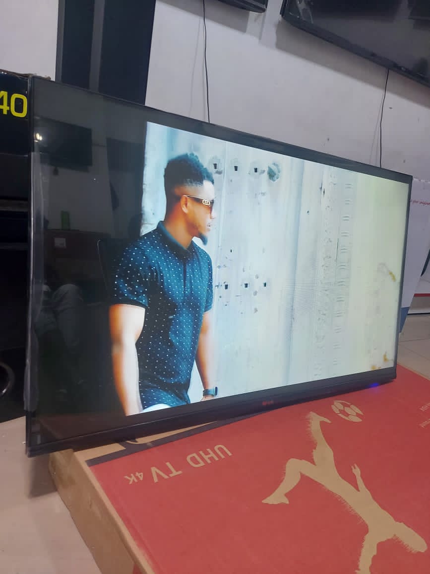 43 inches lg flat screen for sale in Kampala - Yilick