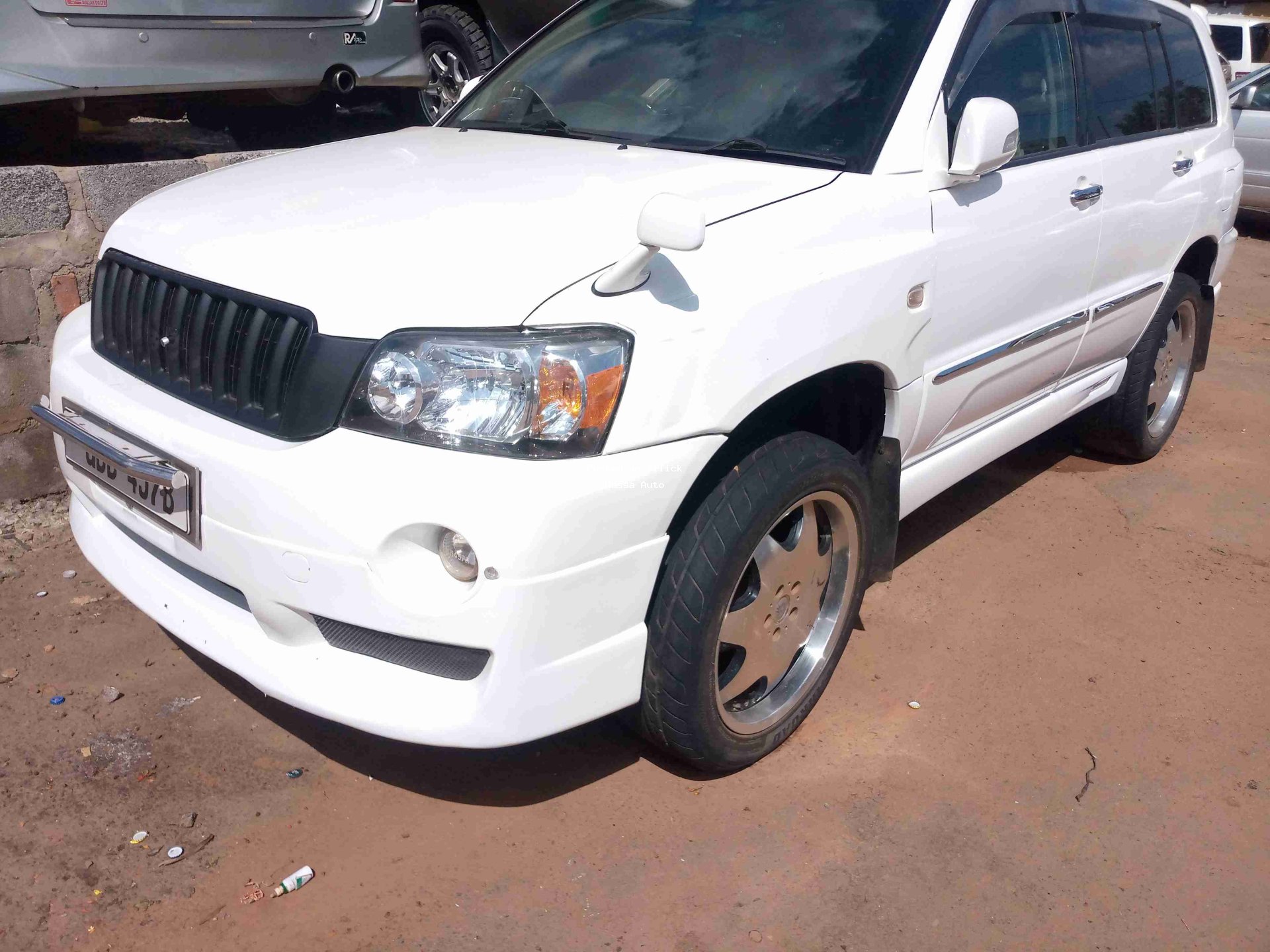 Toyota Kluger White for sale in Kampala - Yilick