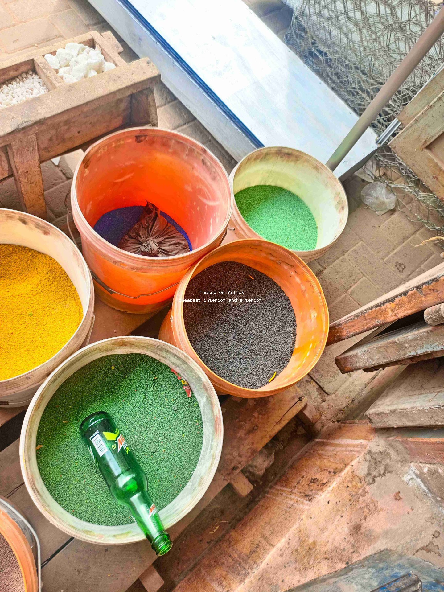 oxides in all colors  for sale in Kampala - Yilick