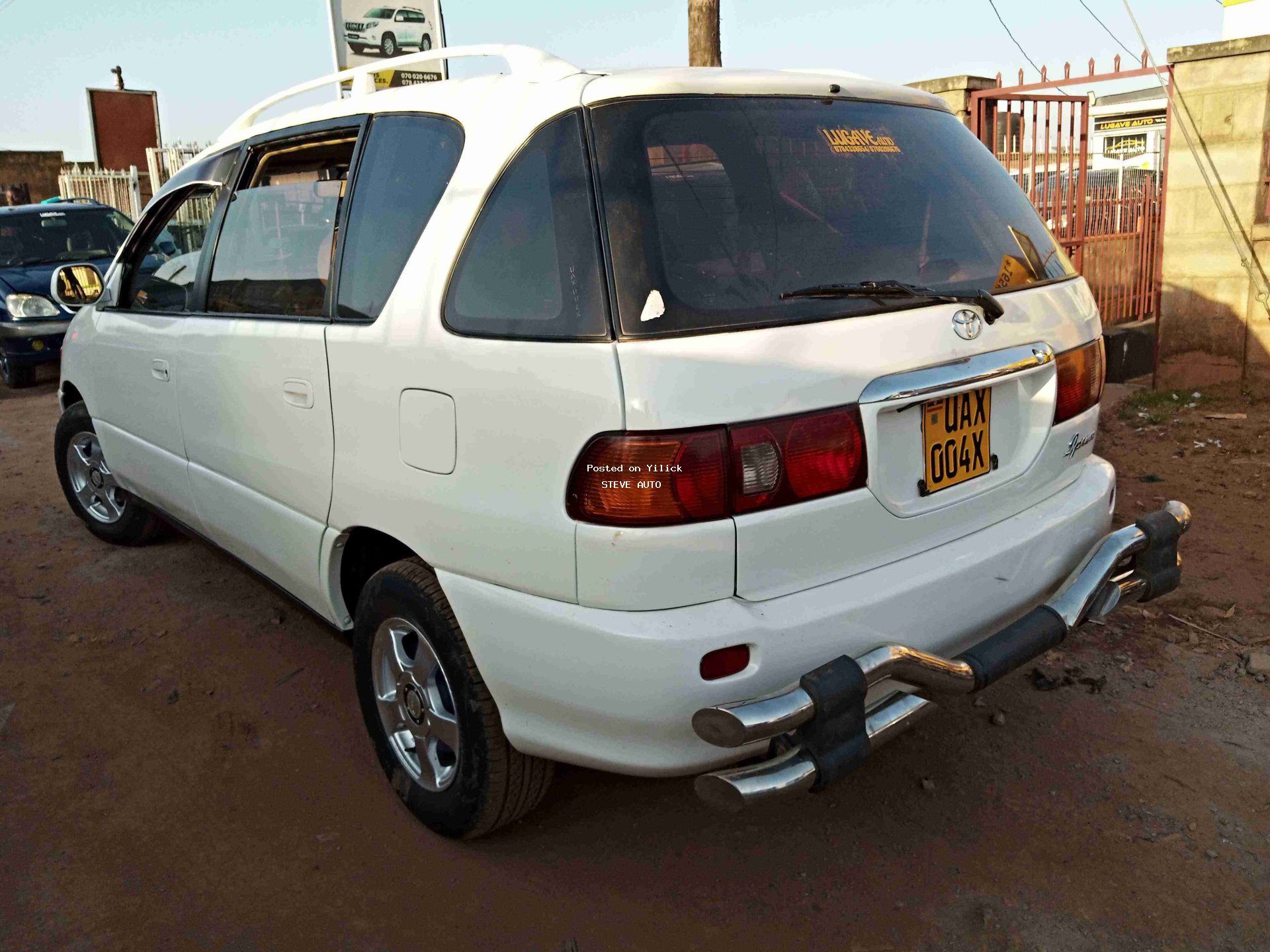 TOYOTA IPSUM MODEL 2000 for sale in Kampala - Yilick